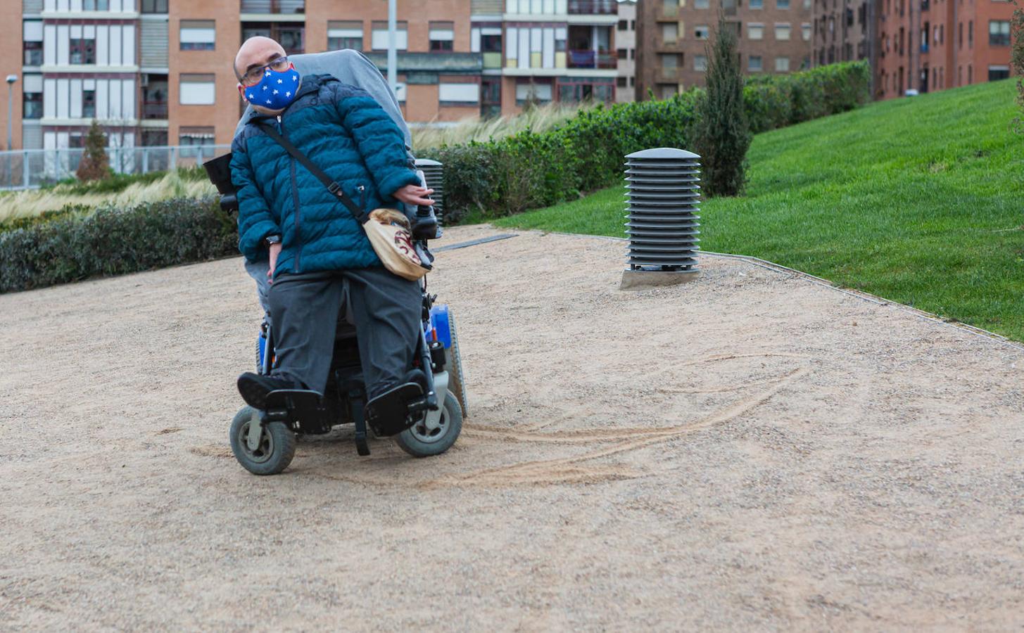 Fotos: El parque Felipe VI, una colina no aapta para todos