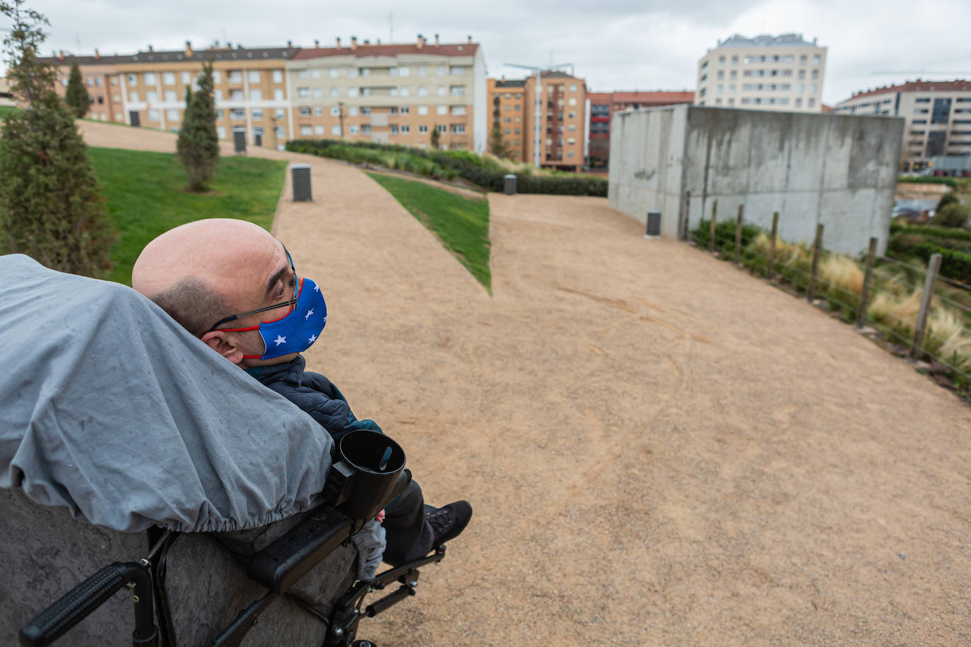 Fotos: El parque Felipe VI, una colina no aapta para todos