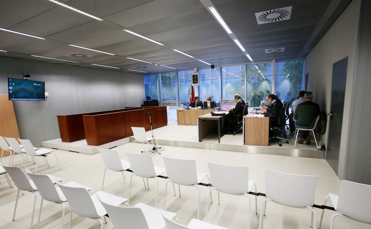 Piden cinco años de cárcel para una mujer que intentó pasarle droga a su hijo encarcelado