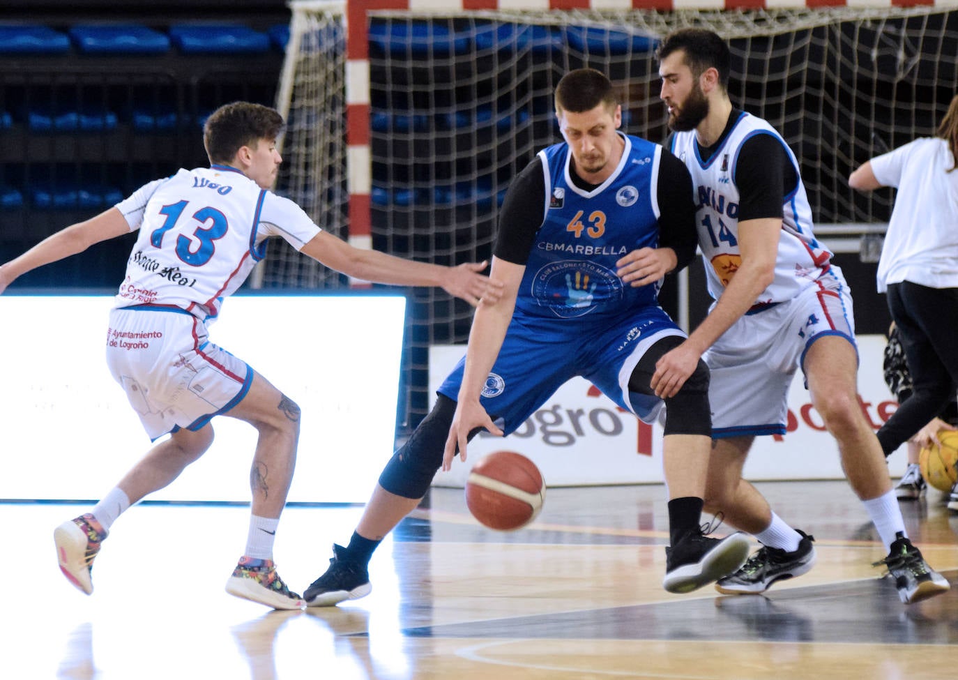 Fotos: El Clavijo logra un gran triunfo frente al Marbella