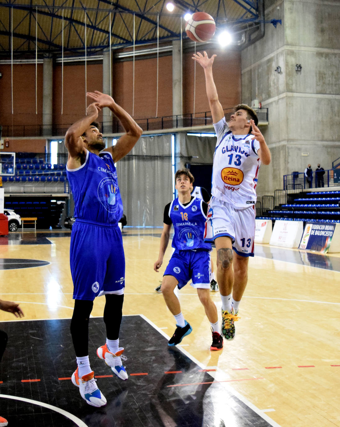 Fotos: El Clavijo logra un gran triunfo frente al Marbella