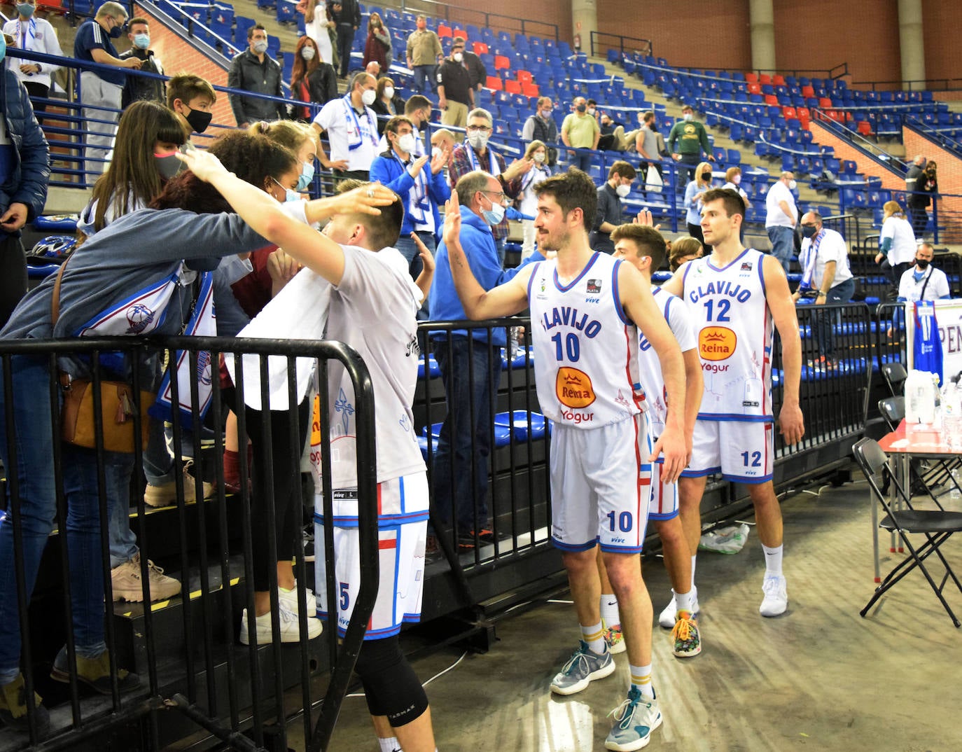 Fotos: El Clavijo logra un gran triunfo frente al Marbella