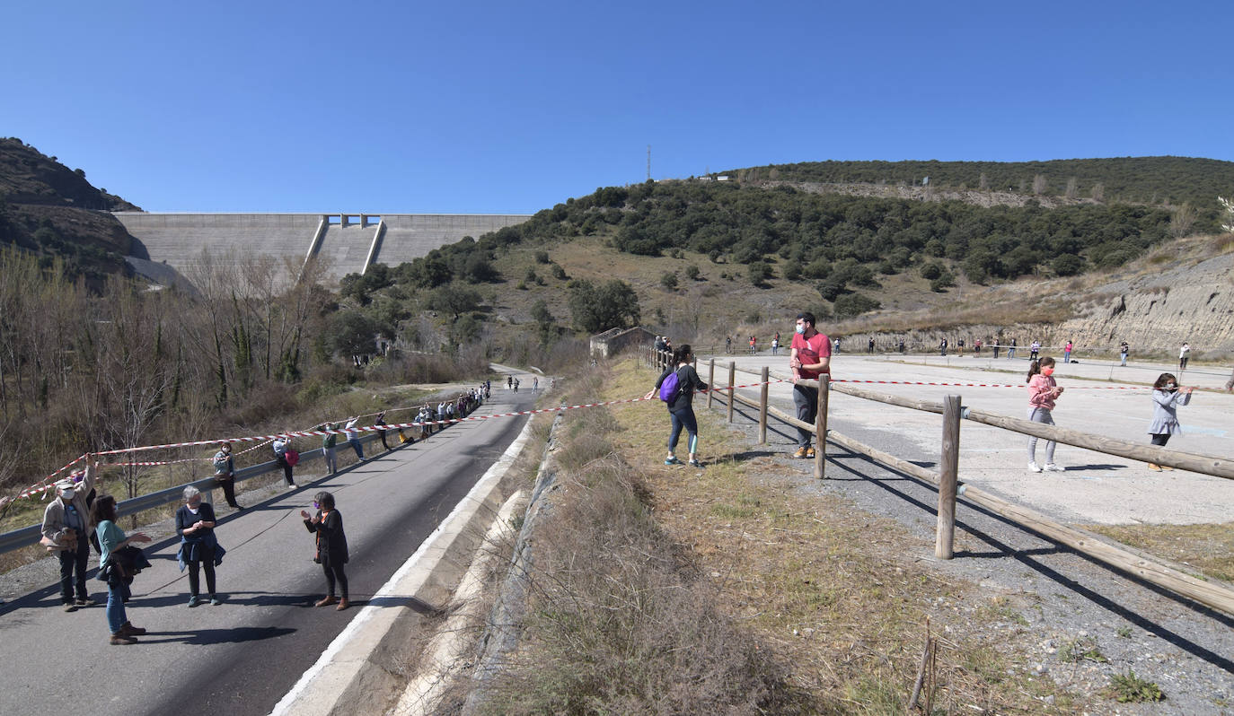 Fotos: Concentración en Enciso contra el megaparque eólico