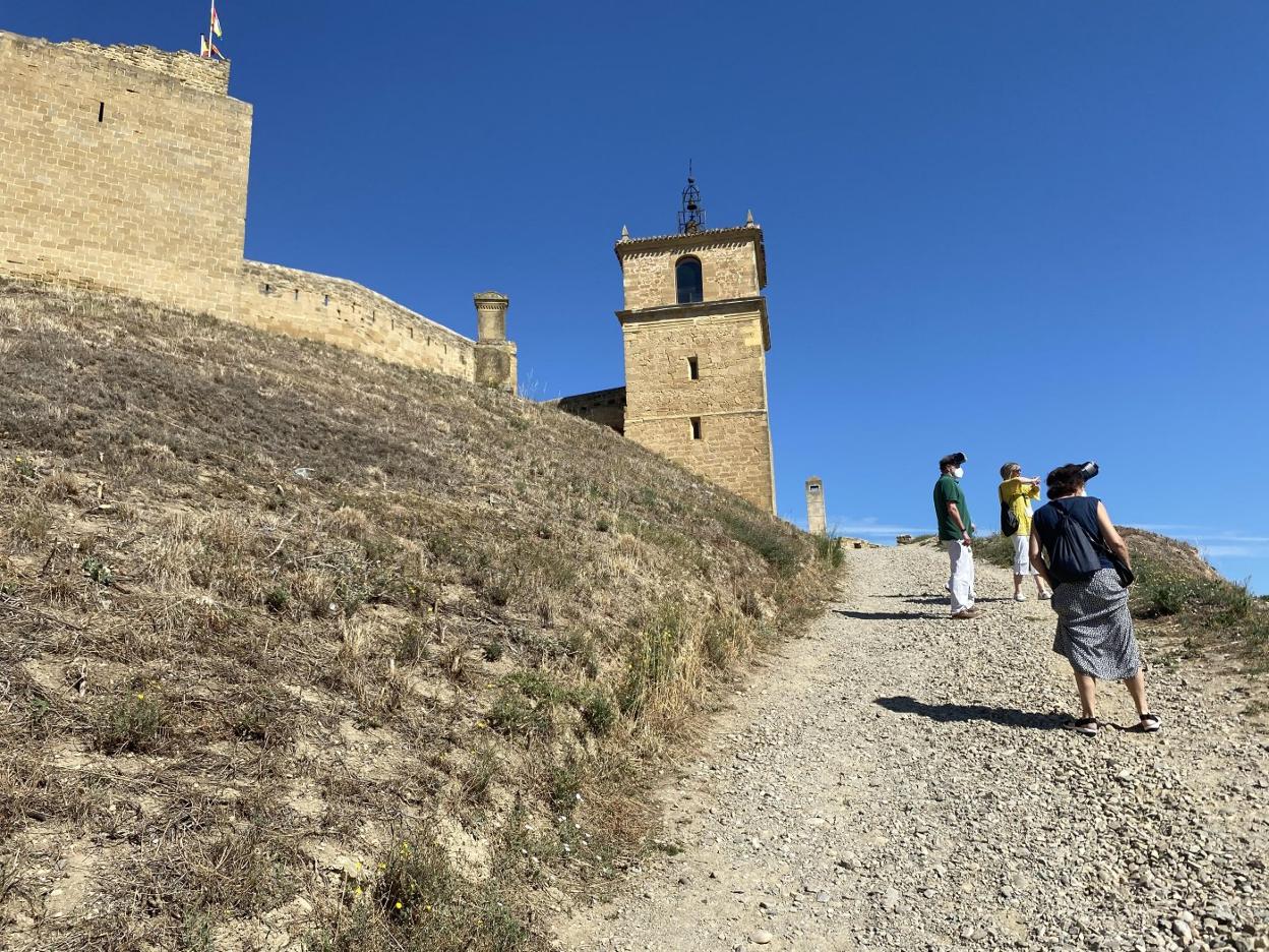 Visitantes con las gafas de realidad virtual. 