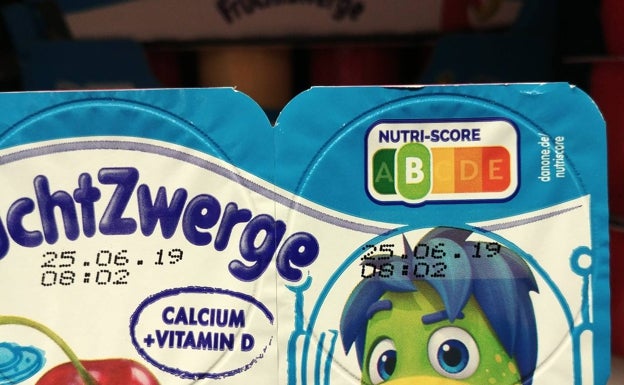 Etiqueta de Nutri-Score en el envase de un yogur. 