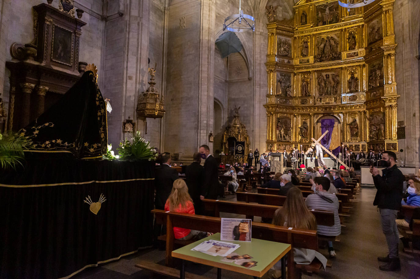 La popular y multitudinaria procesión del Encuentro fue sustituida por un acto en la iglesia de Santiago El Real por la cofradía de El Nazareno, en el que participó la banda procesional.