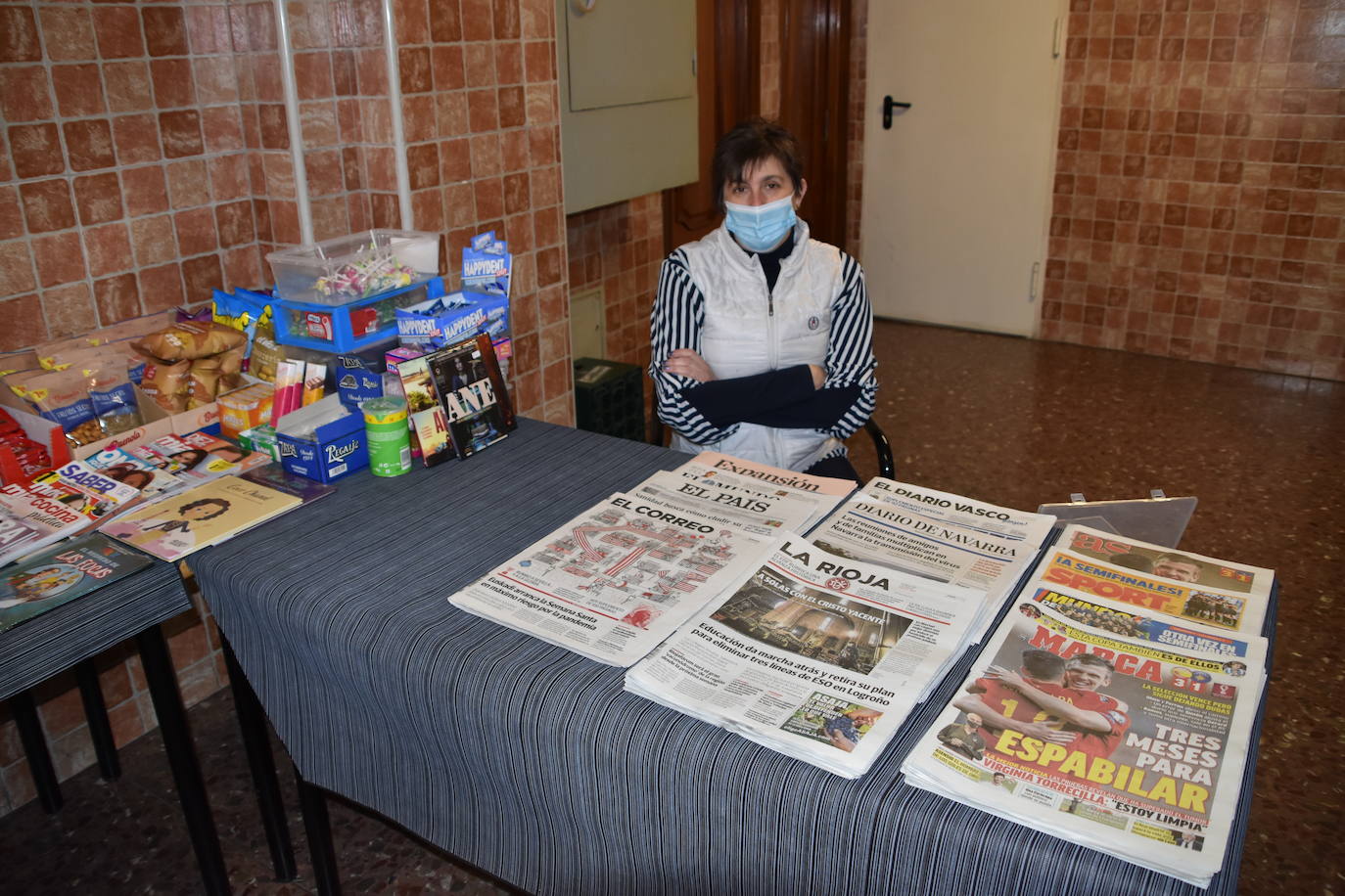 Las calles estaban desiertas en Cervera del Río Alhama y en Valverde en el primer día tras pasar al nivel 6 del semáforo por su alta incidencia de coronavirus.