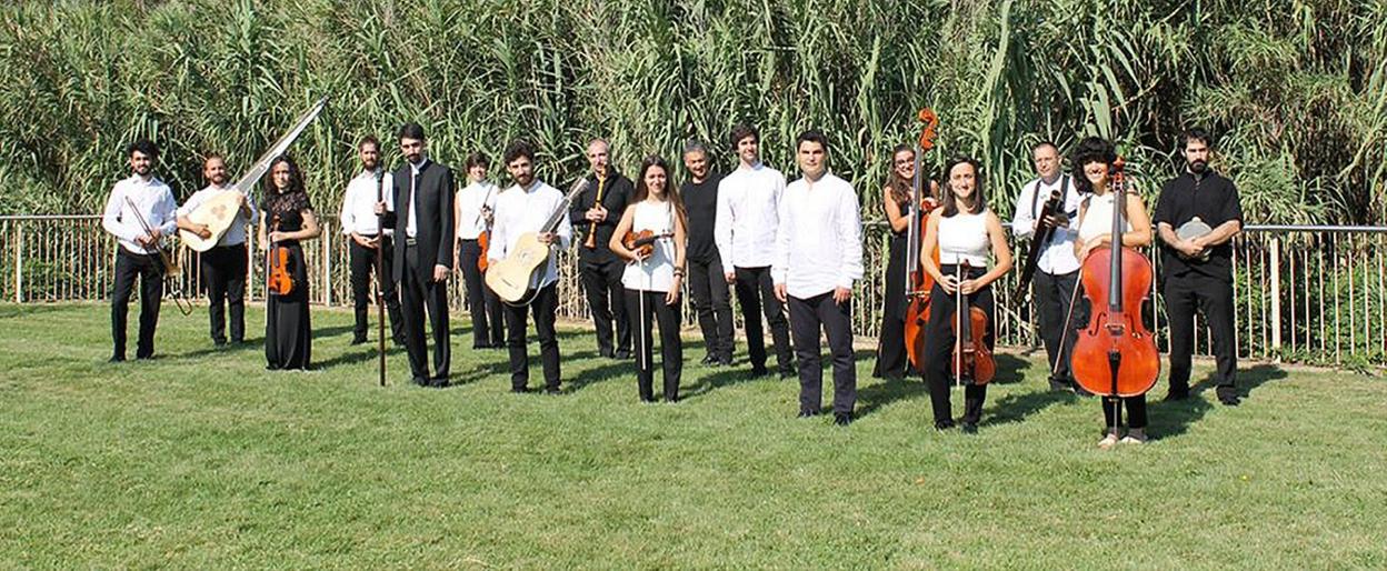 Uno de los grupos de Rioja Filarmonía posa junto a sus instrumentos. 