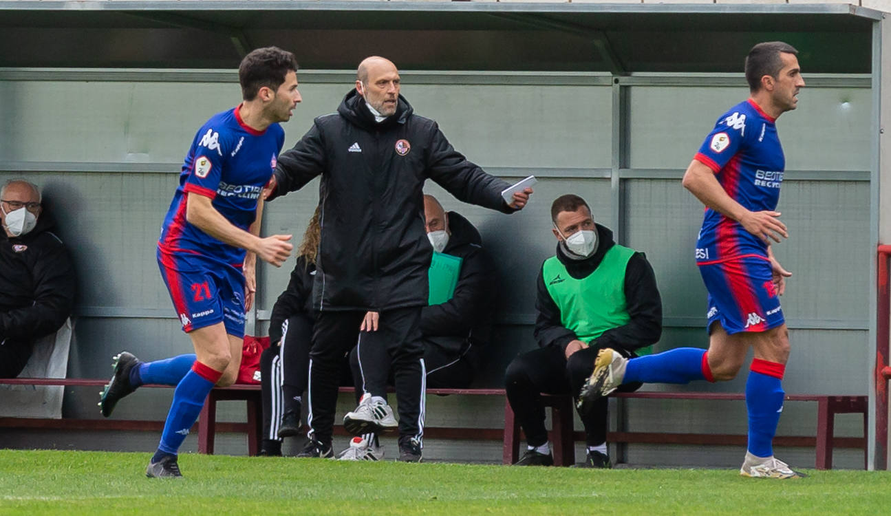 Fotos: Las imágenes del empate entre la SD Logroñés y el Amorebieta