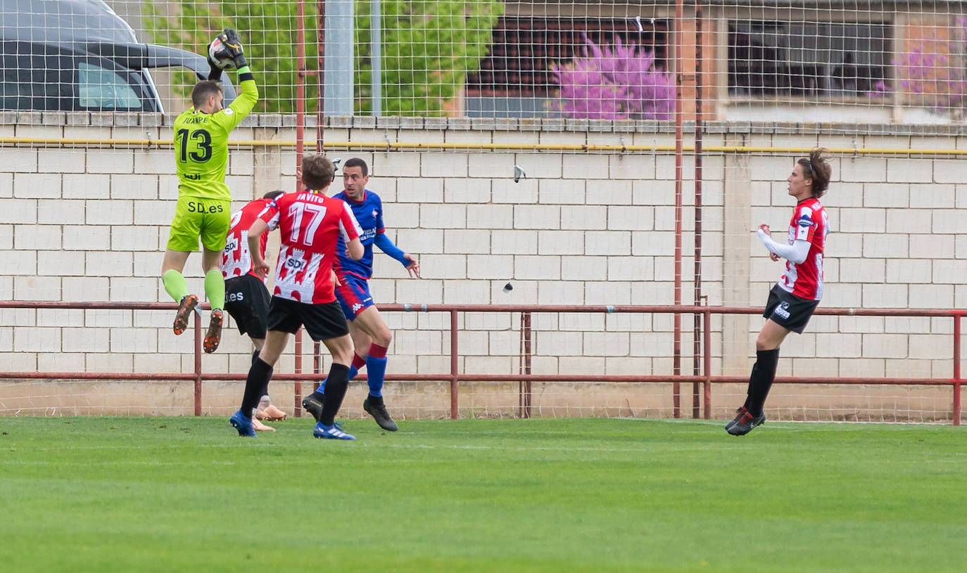 Fotos: Las imágenes del empate entre la SD Logroñés y el Amorebieta