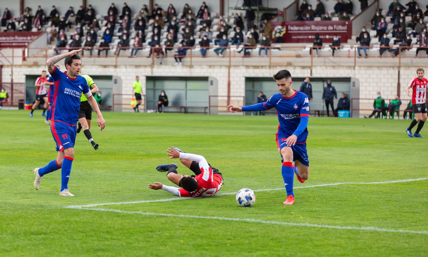 Fotos: Las imágenes del empate entre la SD Logroñés y el Amorebieta