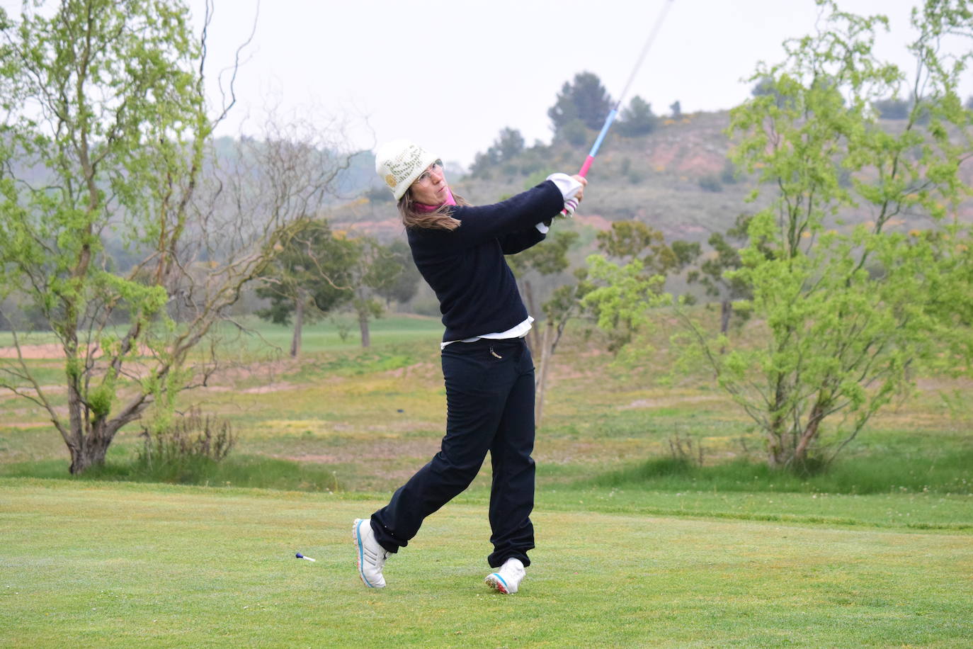 Los jugadores disfrutaron de una gran jornada de golf en el primer torneo de la Liga de Golf y Vino.