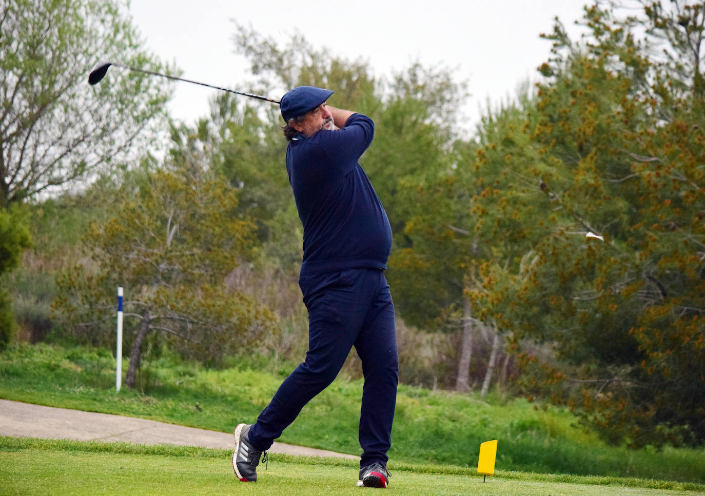 Los jugadores disfrutaron de una gran jornada de golf en el primer torneo de la Liga de Golf y Vino.