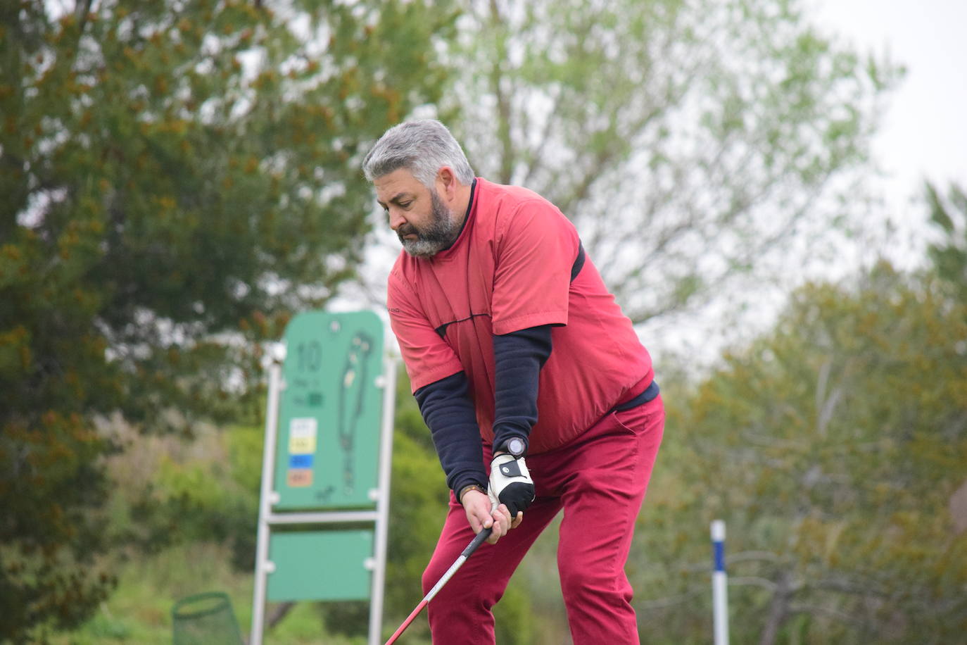 Los jugadores disfrutaron de una gran jornada de golf en el primer torneo de la Liga de Golf y Vino.