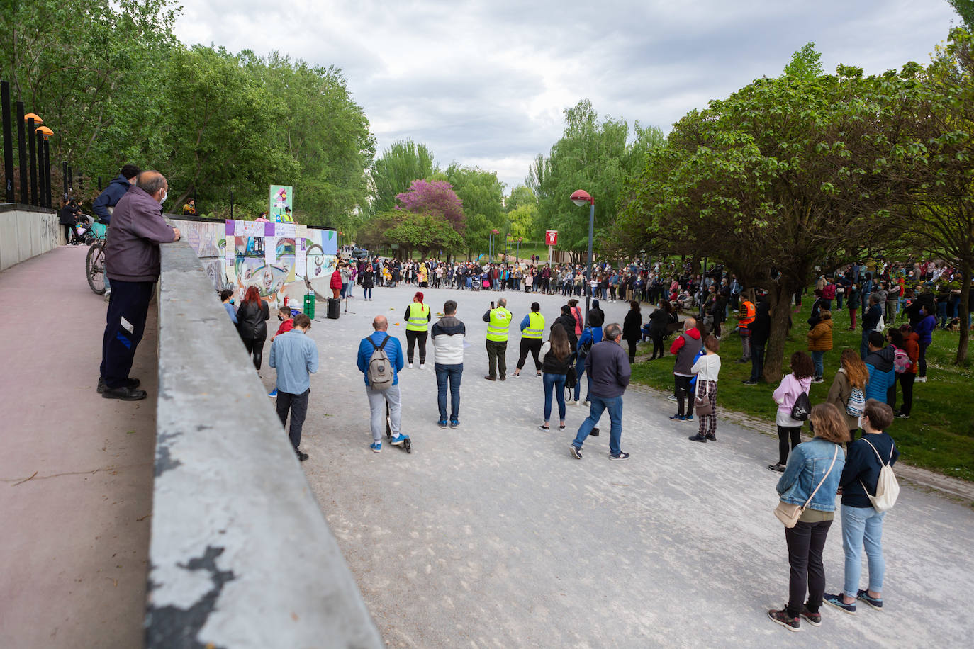 Fotos: Homenaje a Isam en el parque del Ebro