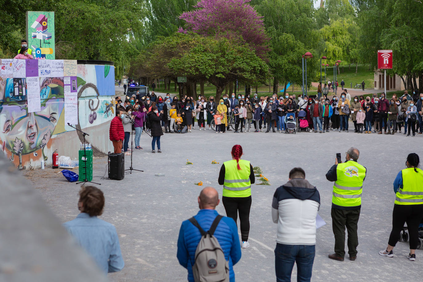 Fotos: Homenaje a Isam en el parque del Ebro