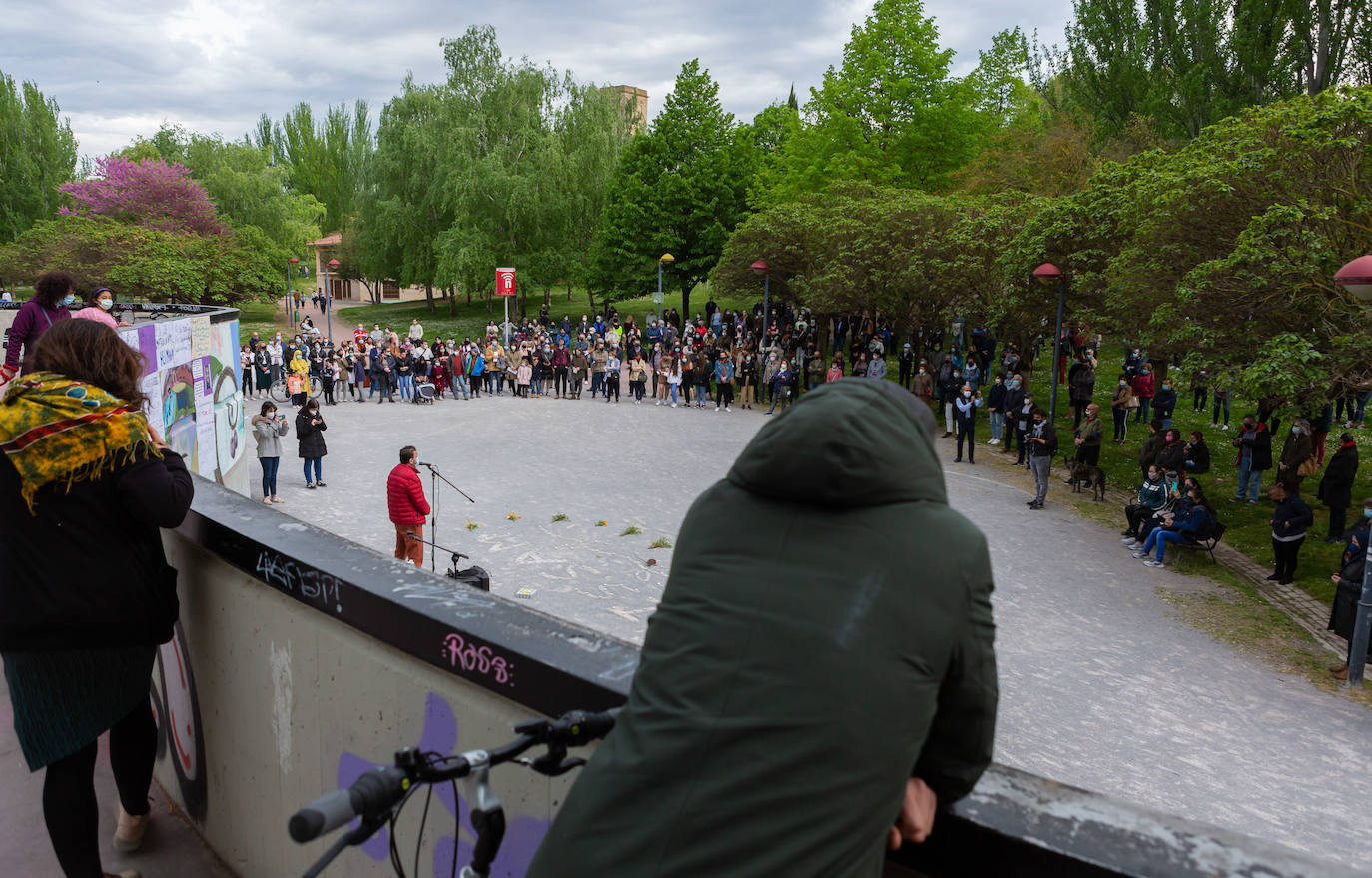 Fotos: Homenaje a Isam en el parque del Ebro