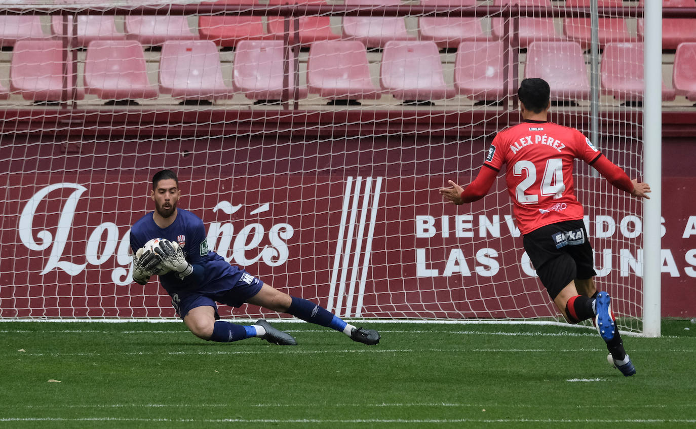 Fotos: Las imágenes de la derrota de la UD Logroñés ante el Cartagena