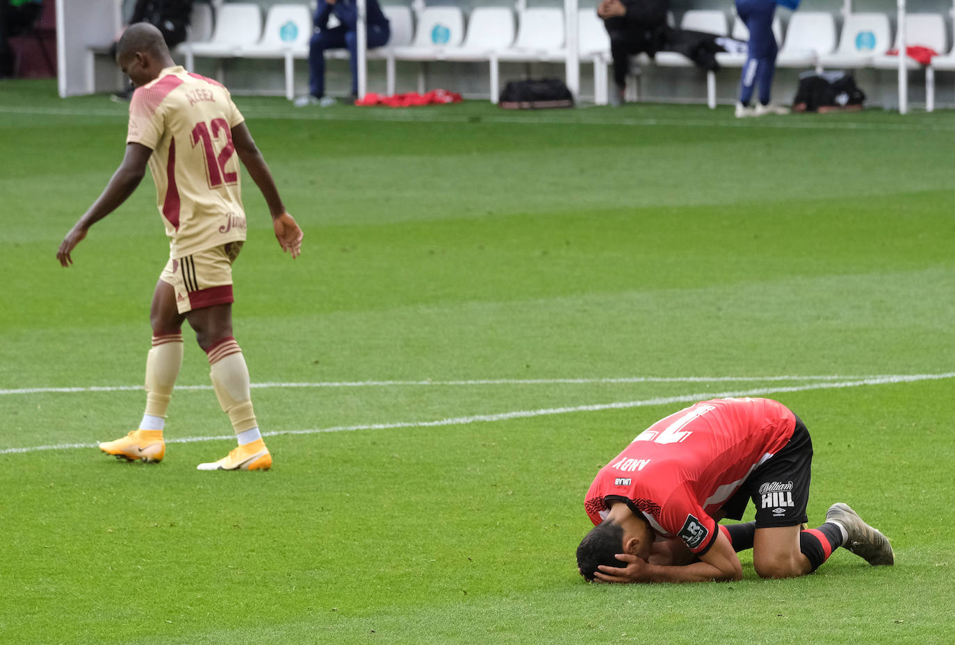 Fotos: Las imágenes de la derrota de la UD Logroñés ante el Cartagena