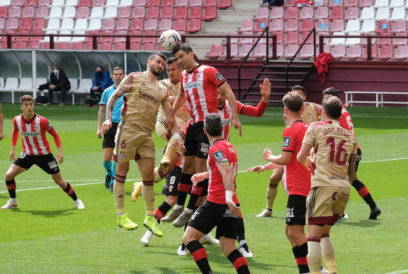 Fotos: Las imágenes de la derrota de la UD Logroñés ante el Cartagena