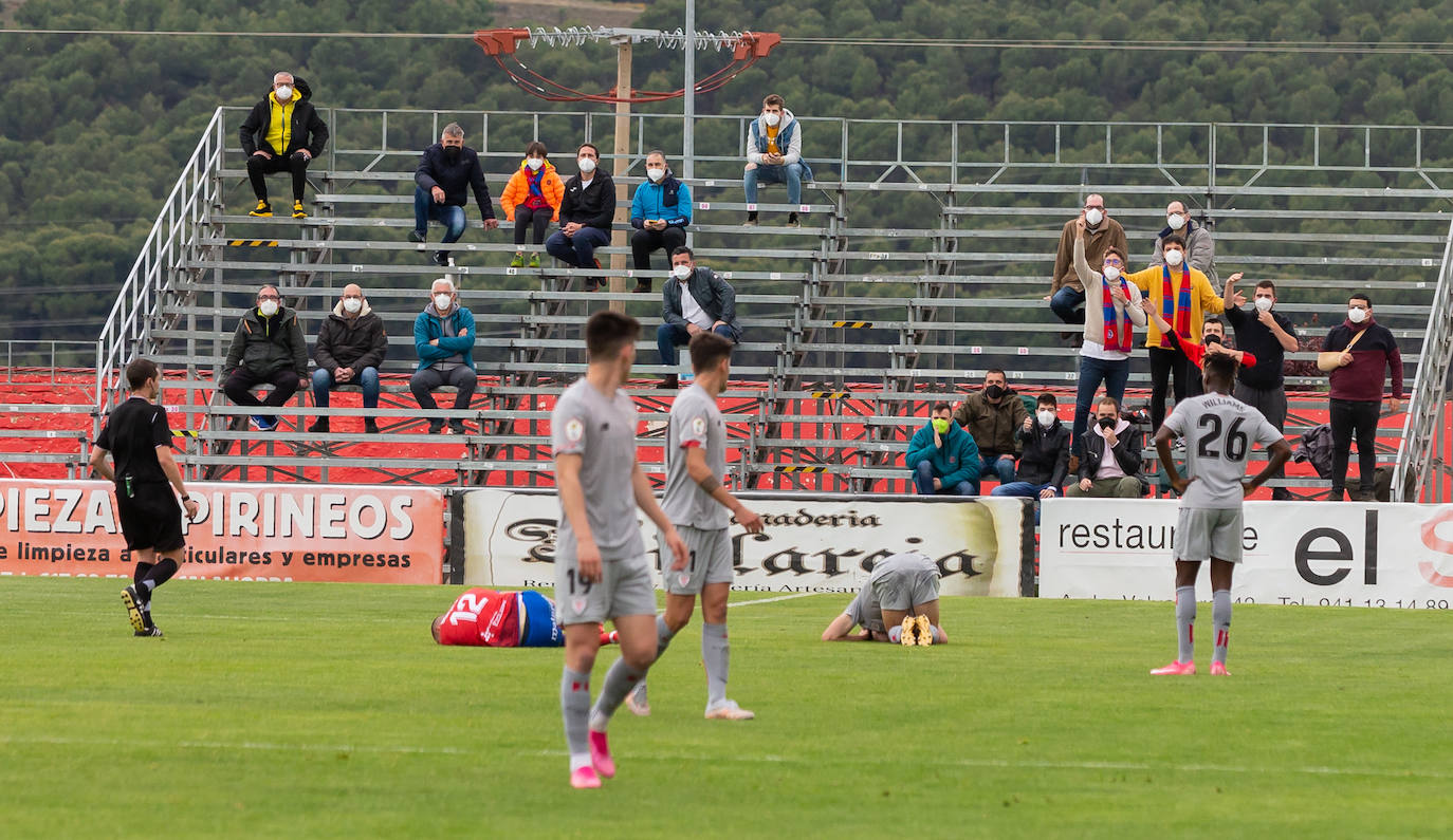 Fotos: Importantísima victoria del Calahorra ante el Athletic B