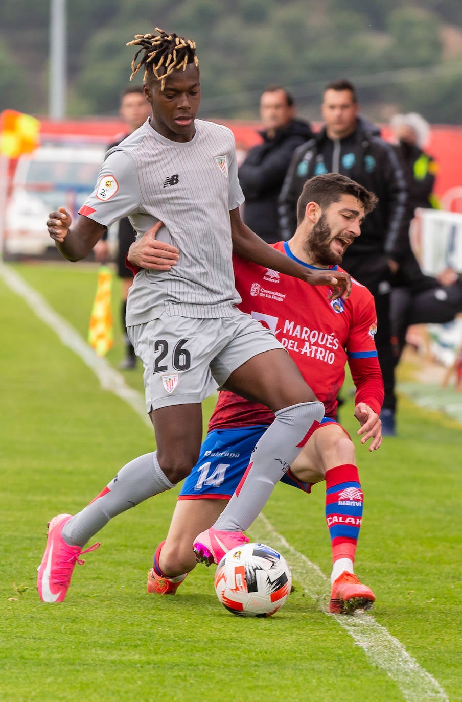 Fotos: Importantísima victoria del Calahorra ante el Athletic B