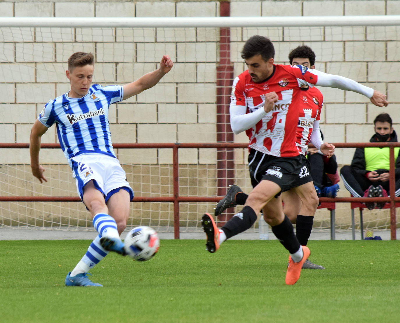 Fotos: Las imágenes del empate entre la SD Logroñés y la Real Sociedad B