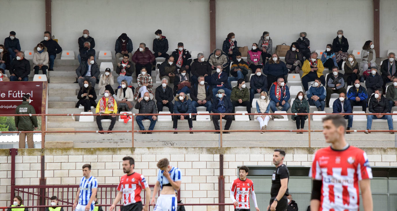 Fotos: Las imágenes del empate entre la SD Logroñés y la Real Sociedad B