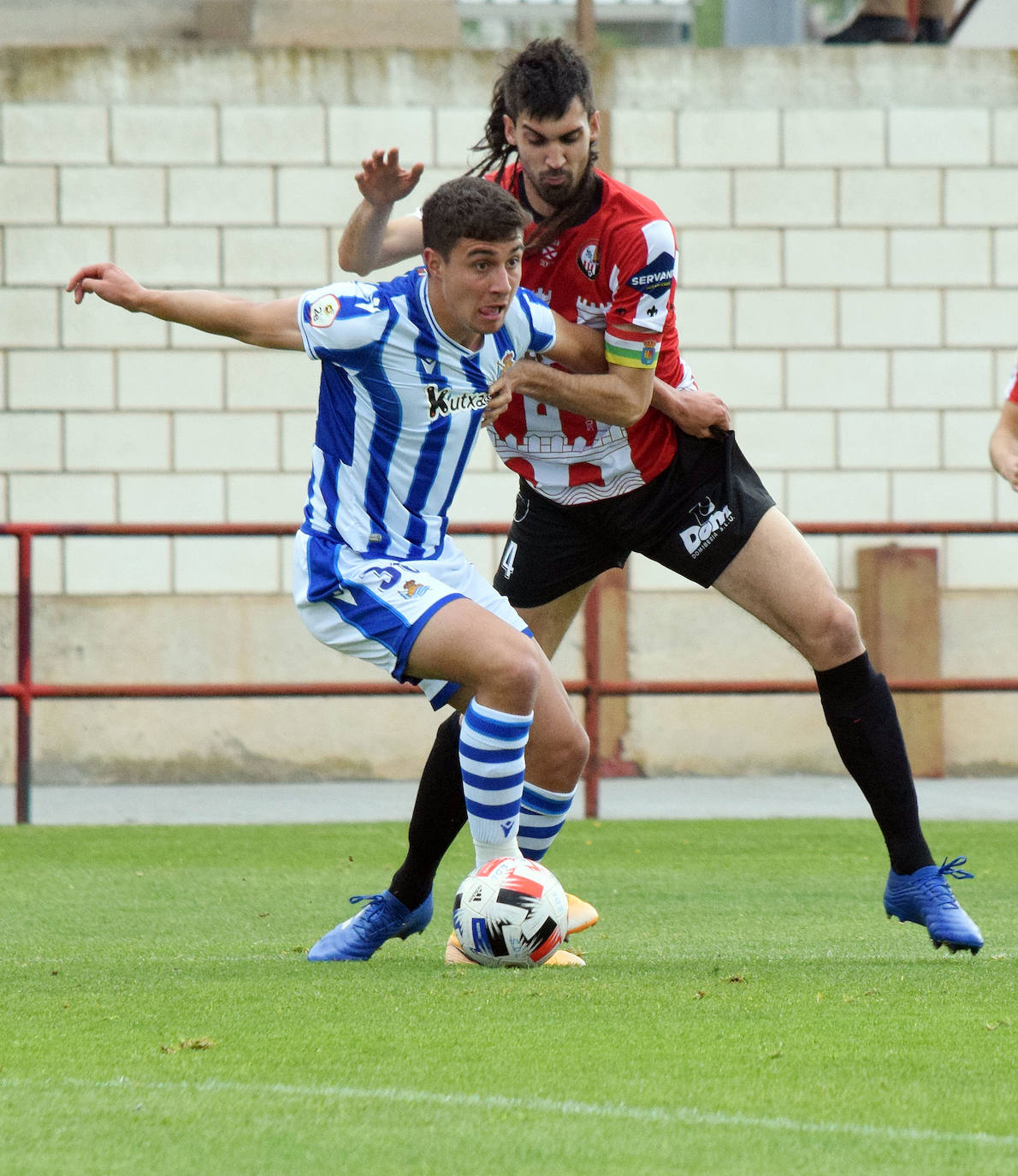 Fotos: Las imágenes del empate entre la SD Logroñés y la Real Sociedad B