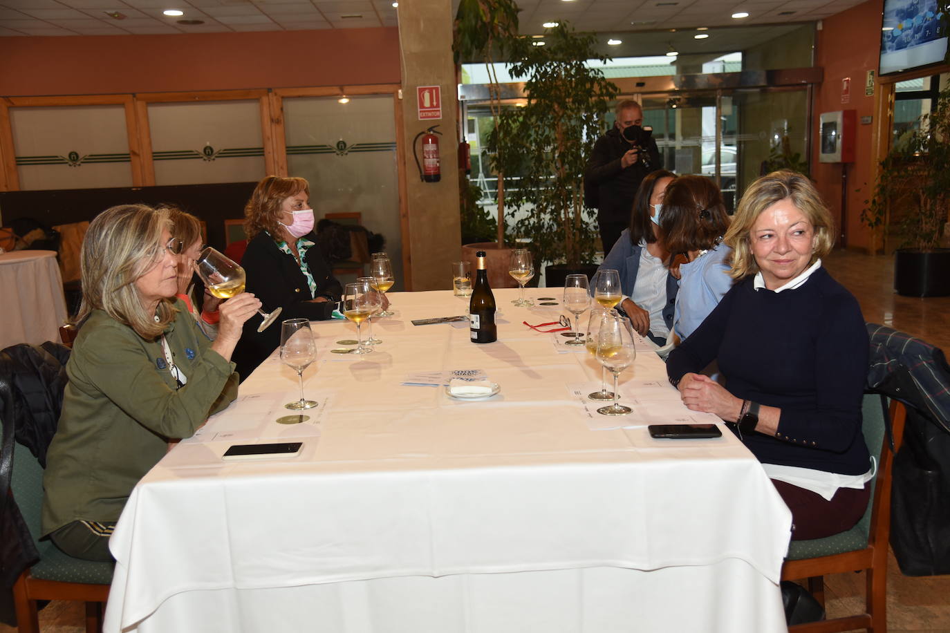 Entrega de premios a los ganadores del Torneo Viña Ijalba, de la Liga de Golf y Vino.