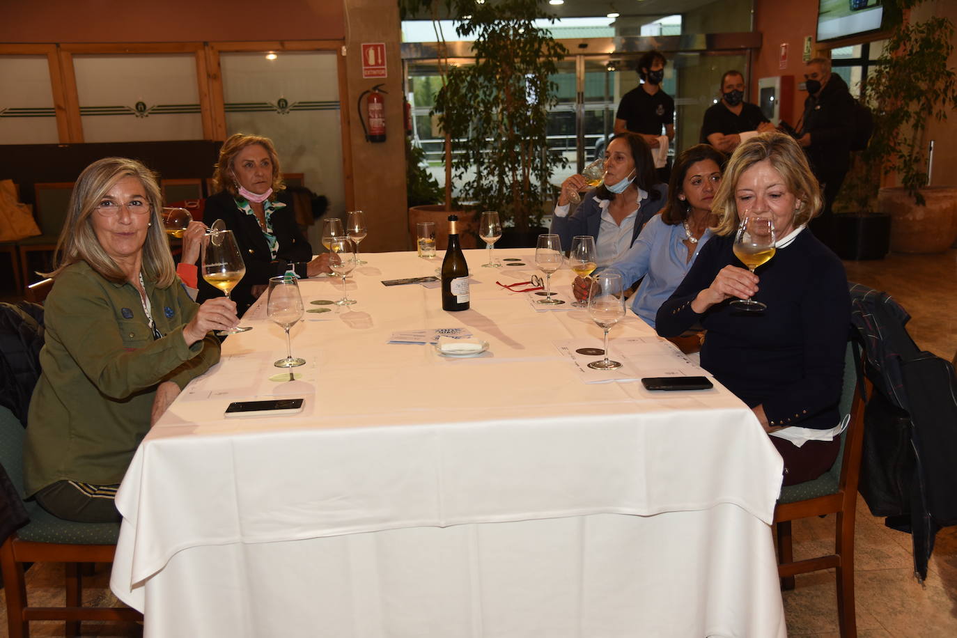 Entrega de premios a los ganadores del Torneo Viña Ijalba, de la Liga de Golf y Vino.