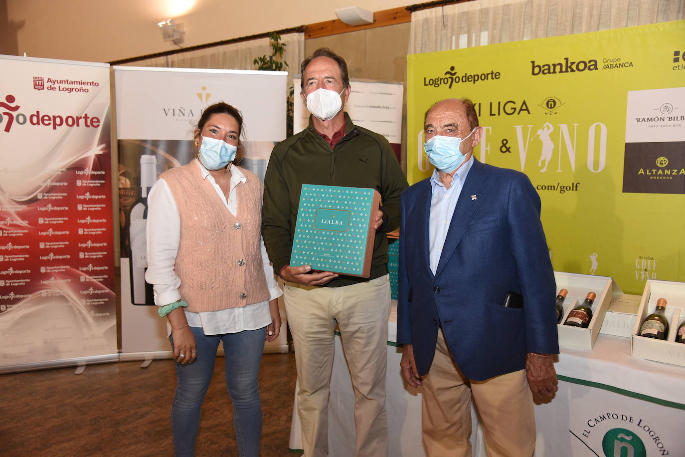 Entrega de premios a los ganadores del Torneo Viña Ijalba, de la Liga de Golf y Vino..