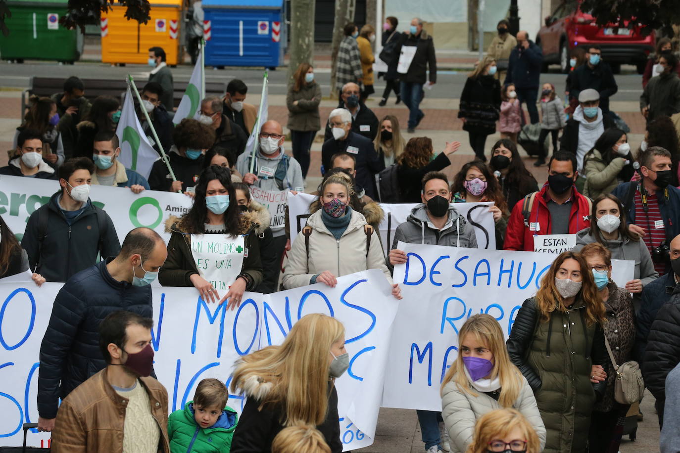 Fotos: Manifestación contra los megaparques eólicos, organizada por la Plataforma por el Desarrollo Sostenible del Alto Cidacos en Logroño