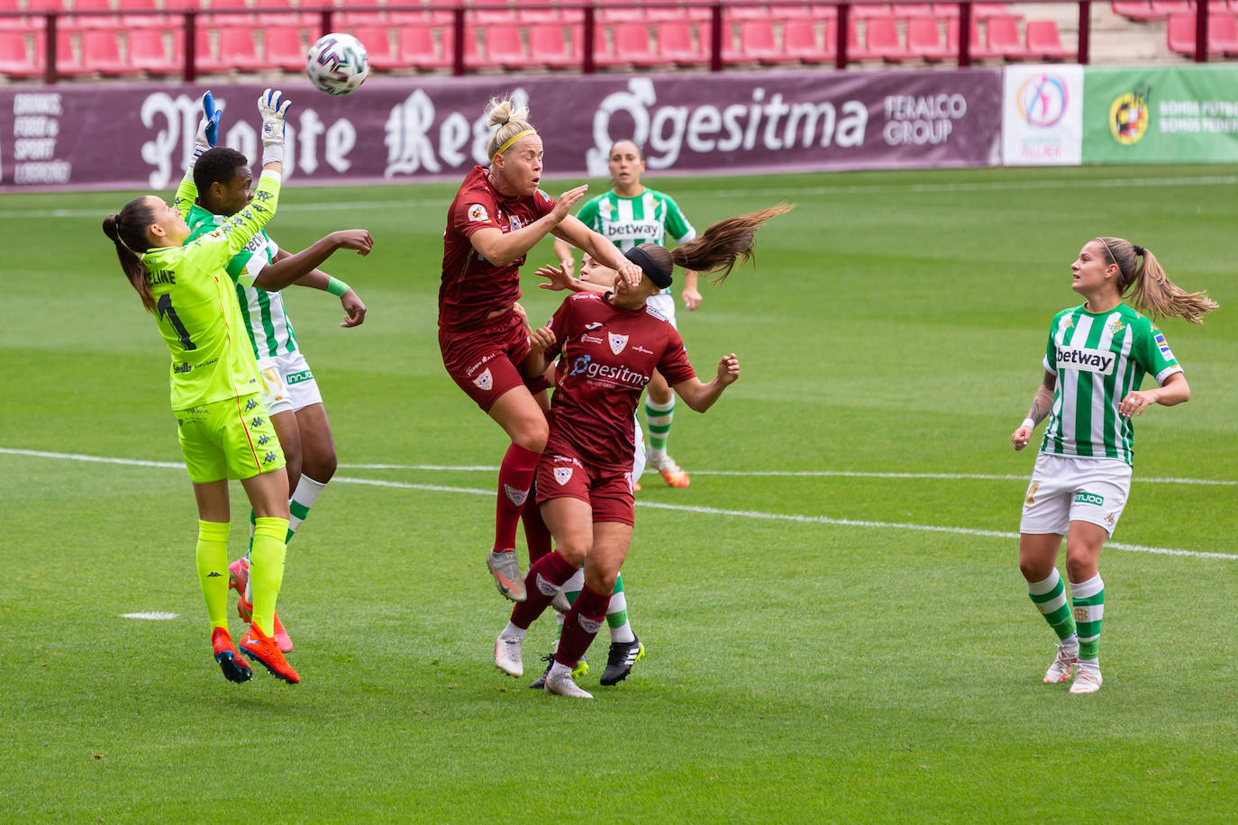 Fotos: La derrota del EDF Logroño ante el Betis, en imágenes