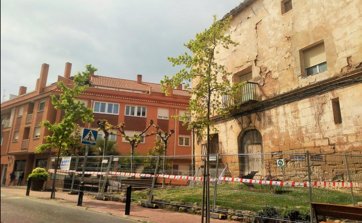 Vallada la Casa de los Monjes, declarada en ruina, de Villamediana