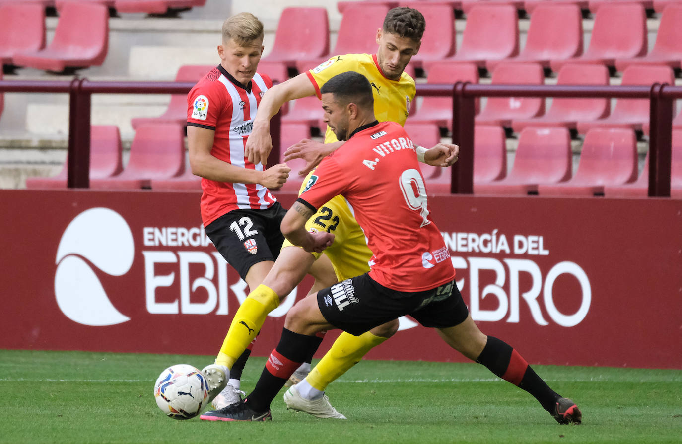 Fotos: Las imágenes de la dura derrota de la UD Logroñés ante el Girona