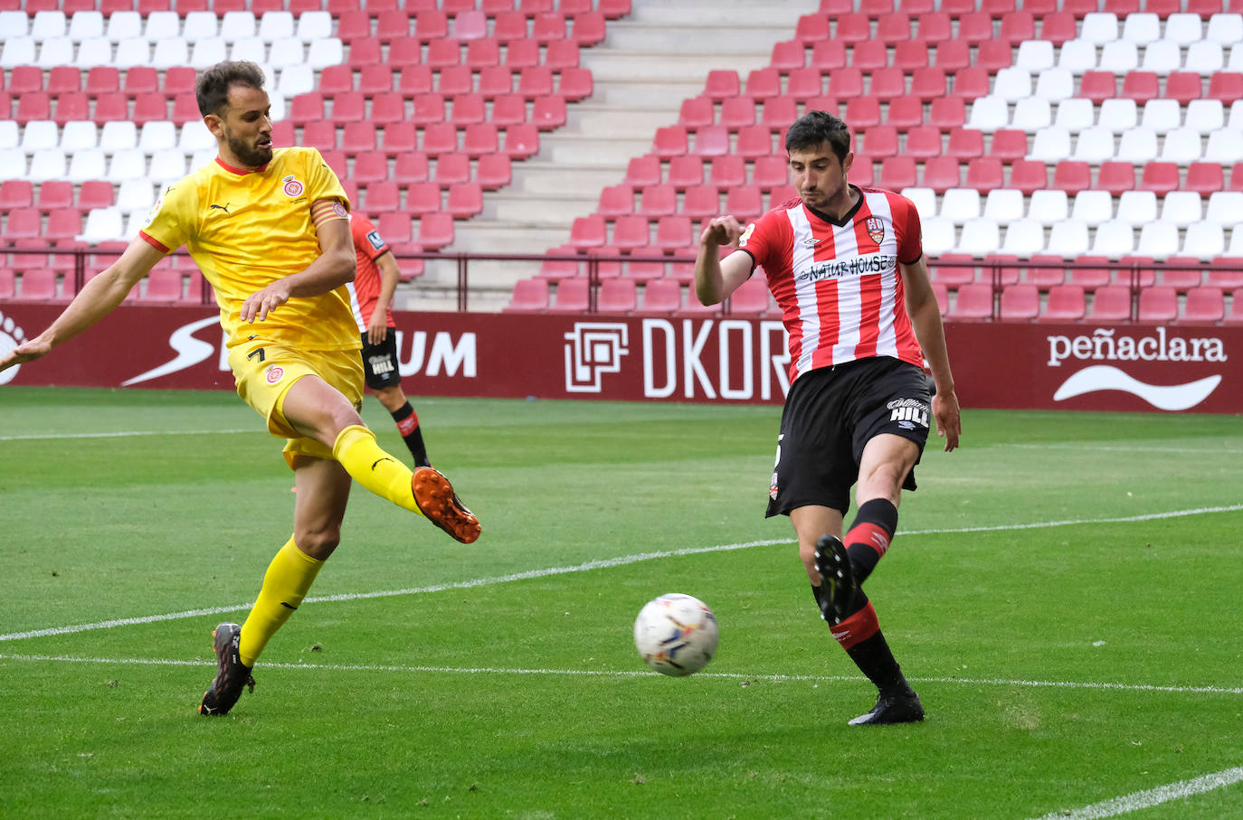 Fotos: Las imágenes de la dura derrota de la UD Logroñés ante el Girona