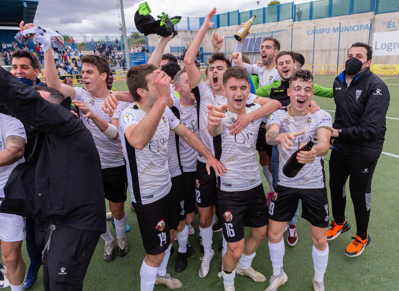 Fotos: Cara y cruz para el Racing Rioja y el Alfaro