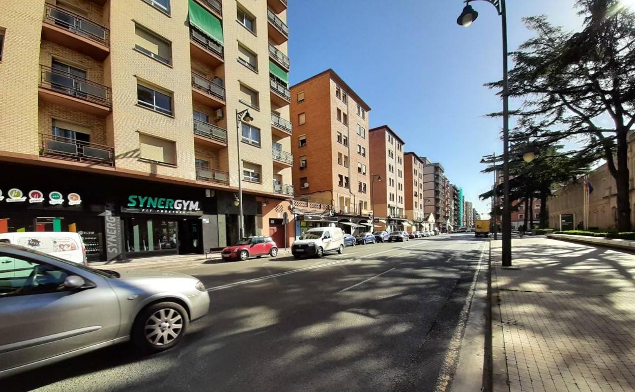 Calle Murrieta, en la que el asfaltado comienza este martes. 