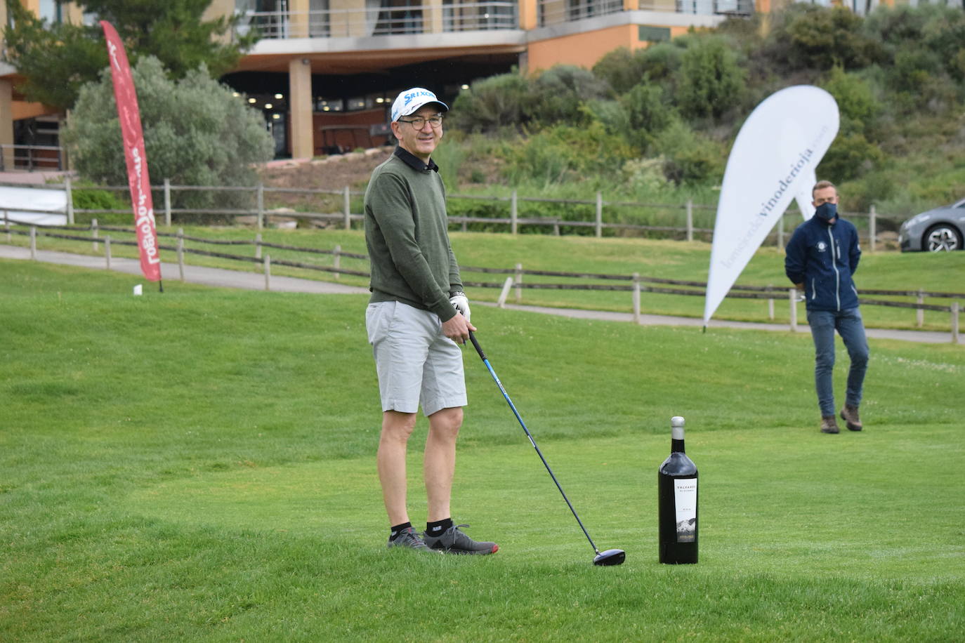 Los participantes en el torneo Bodegas Altanza de la Liga de Golf y Vino disfrutaron de un gran día de gol en El Campo de Logroño.