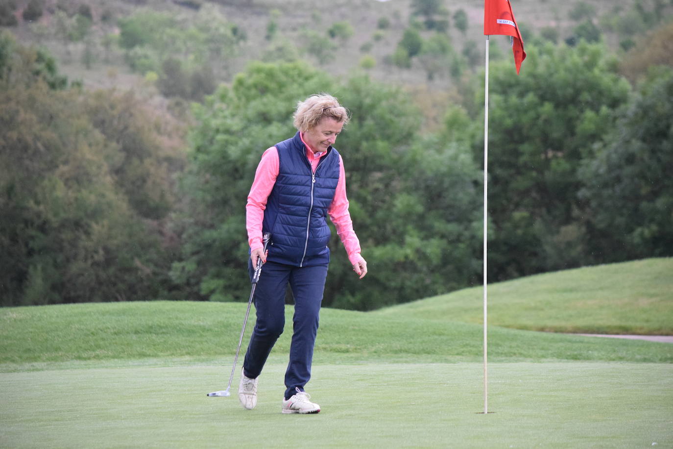 Los participantes en el torneo Bodegas Altanza de la Liga de Golf y Vino disfrutaron de un gran día de gol en El Campo de Logroño.