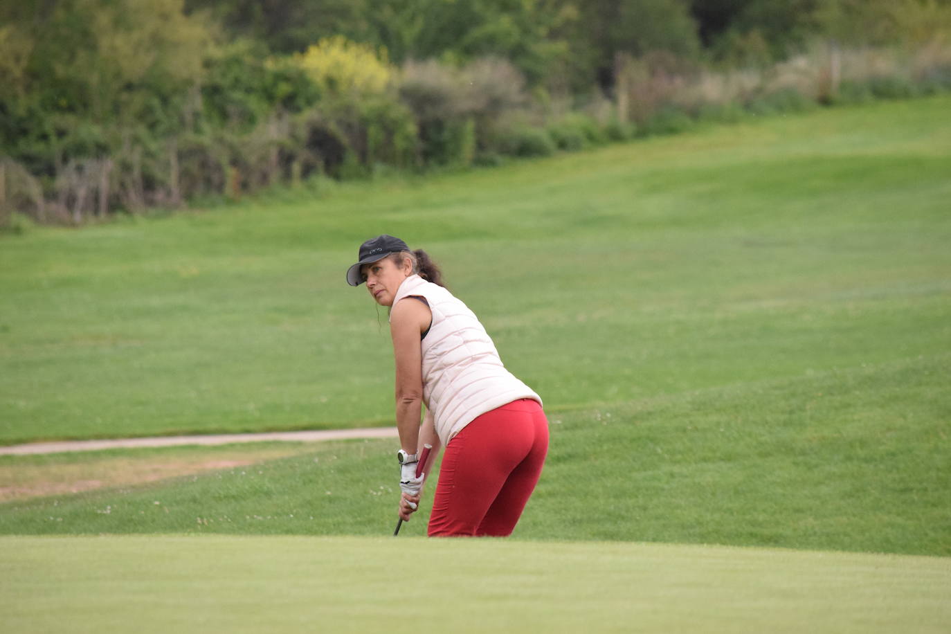 Los participantes en el torneo Bodegas Altanza de la Liga de Golf y Vino disfrutaron de un gran día de gol en El Campo de Logroño.