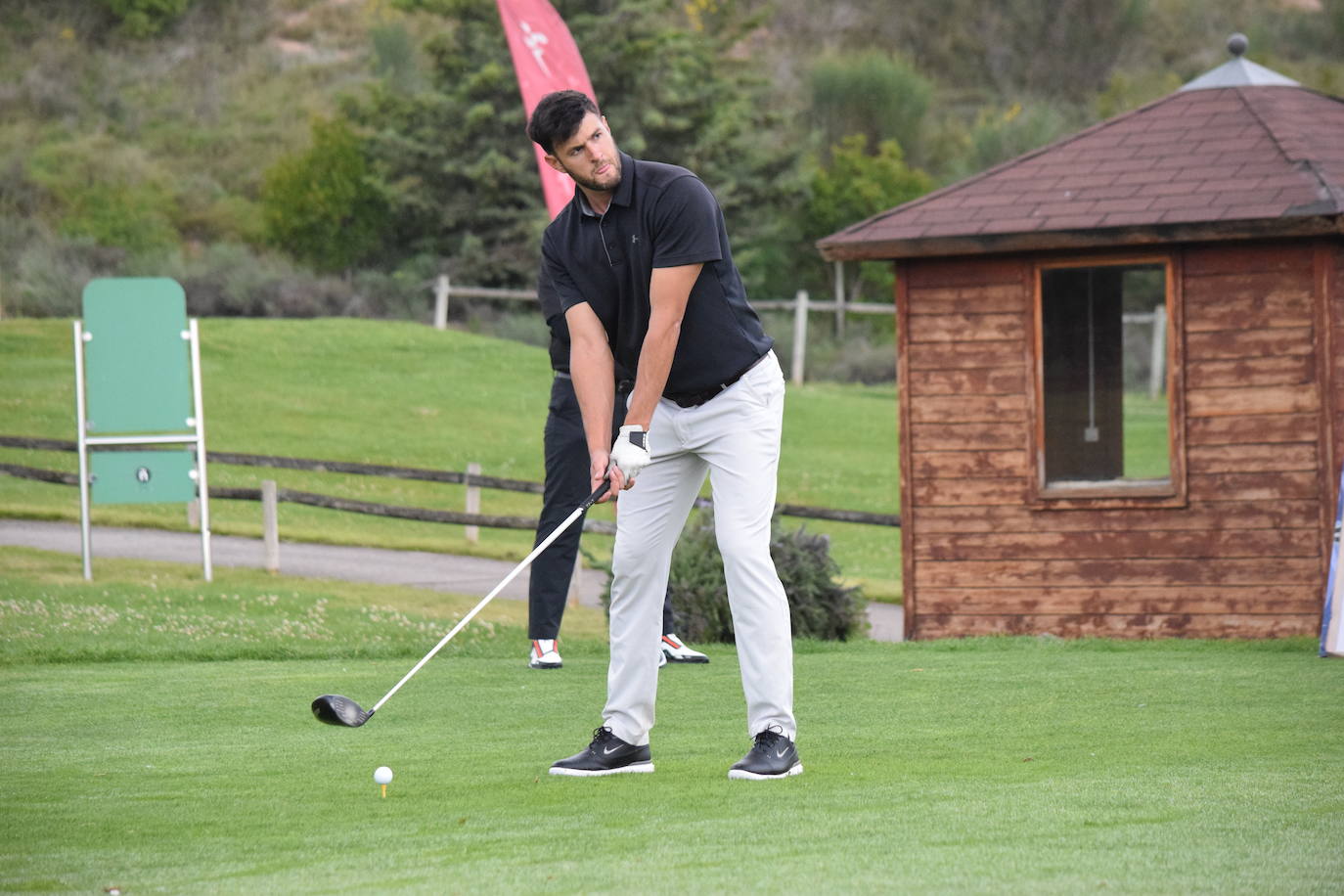 Los participantes en el torneo Bodegas Altanza de la Liga de Golf y Vino disfrutaron de un gran día de gol en El Campo de Logroño.