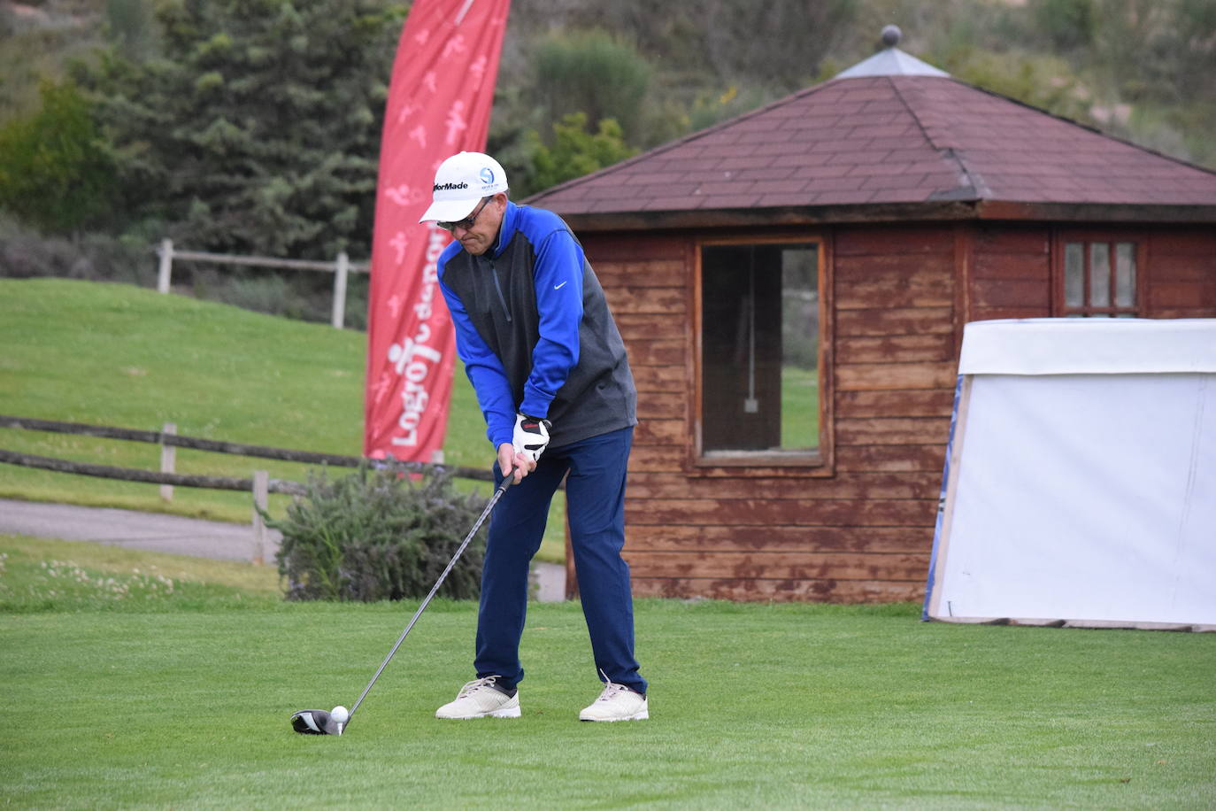 Los participantes en el torneo Bodegas Altanza de la Liga de Golf y Vino disfrutaron de un gran día de gol en El Campo de Logroño.