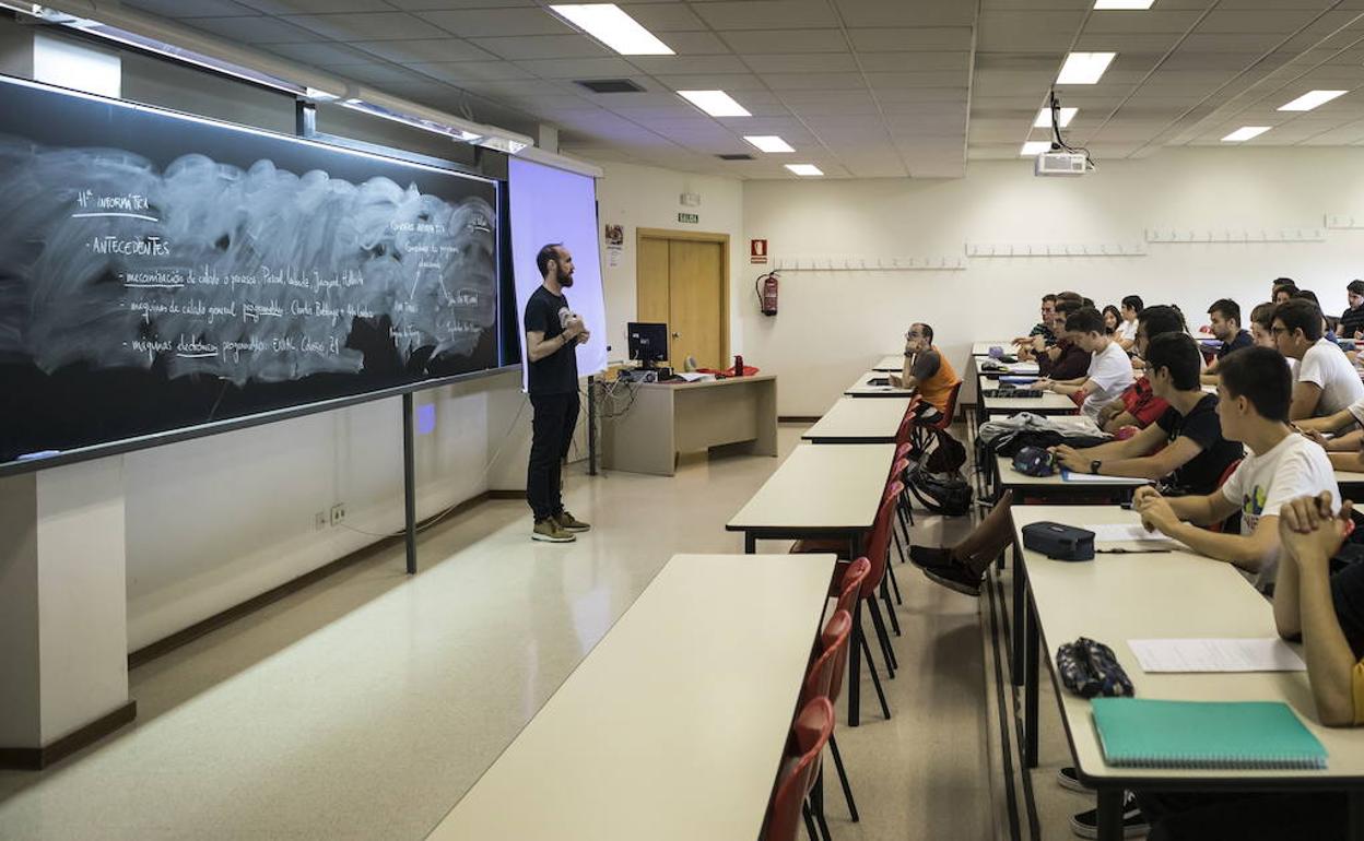 La CSIF insiste en la necesidad de vacunar a todo el personal de la UR frente al COVID
