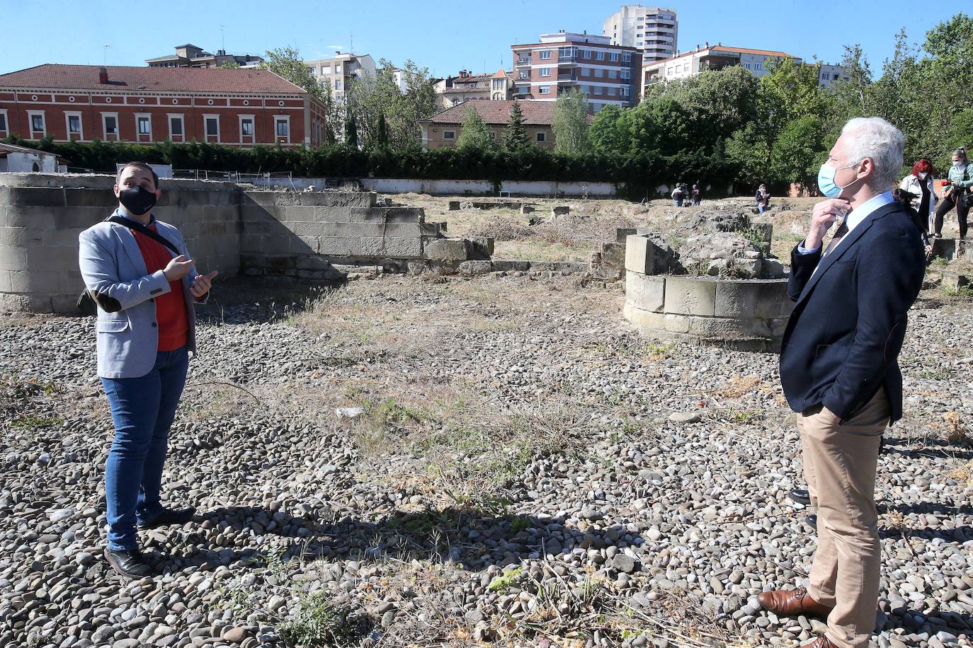 Fotos: Visita al recinto histórico logroñés de Valbuena