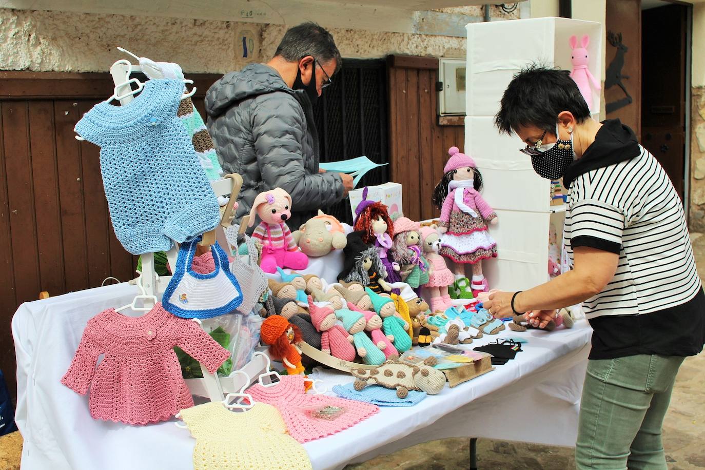 Fotos: Nieva recupera los mercados de artesanía y producción local en Nieva
