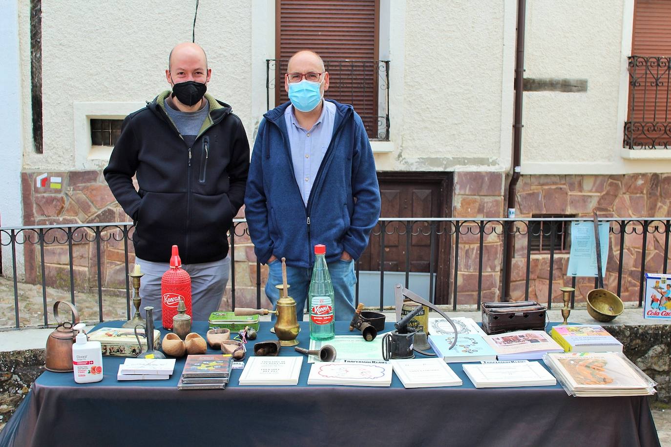 Fotos: Nieva recupera los mercados de artesanía y producción local en Nieva