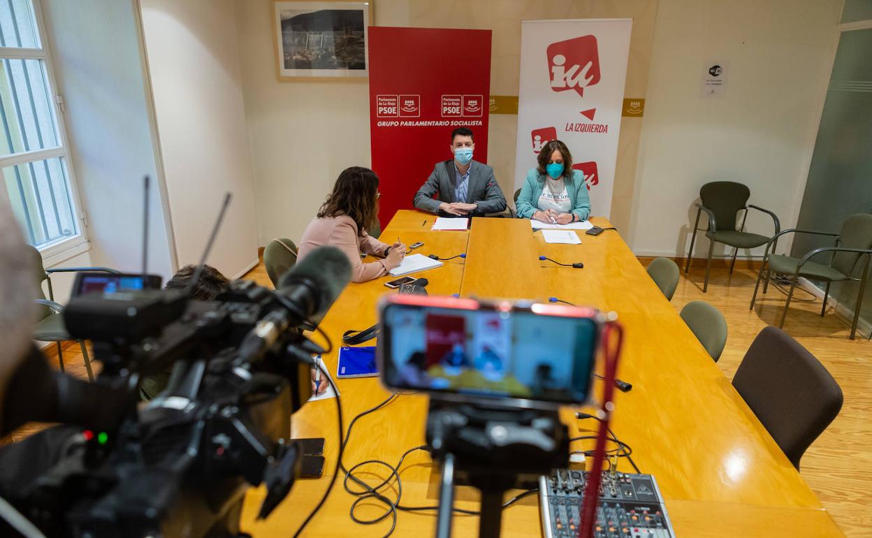 Henar Moreno y Raúl Díaz, en la rueda de prensa de . 