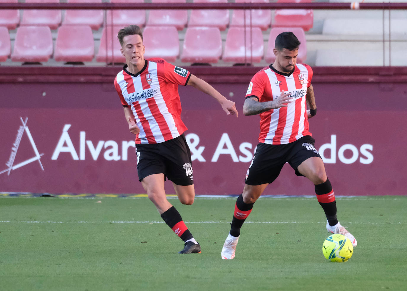 Fotos: Las imágenes de la victoria de la UD Logroñés sobre el Fuenlabrada